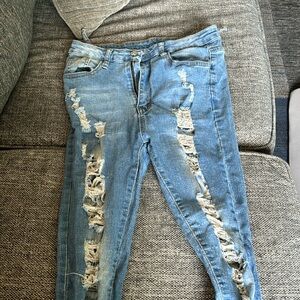 women’s skinny ripped jeans